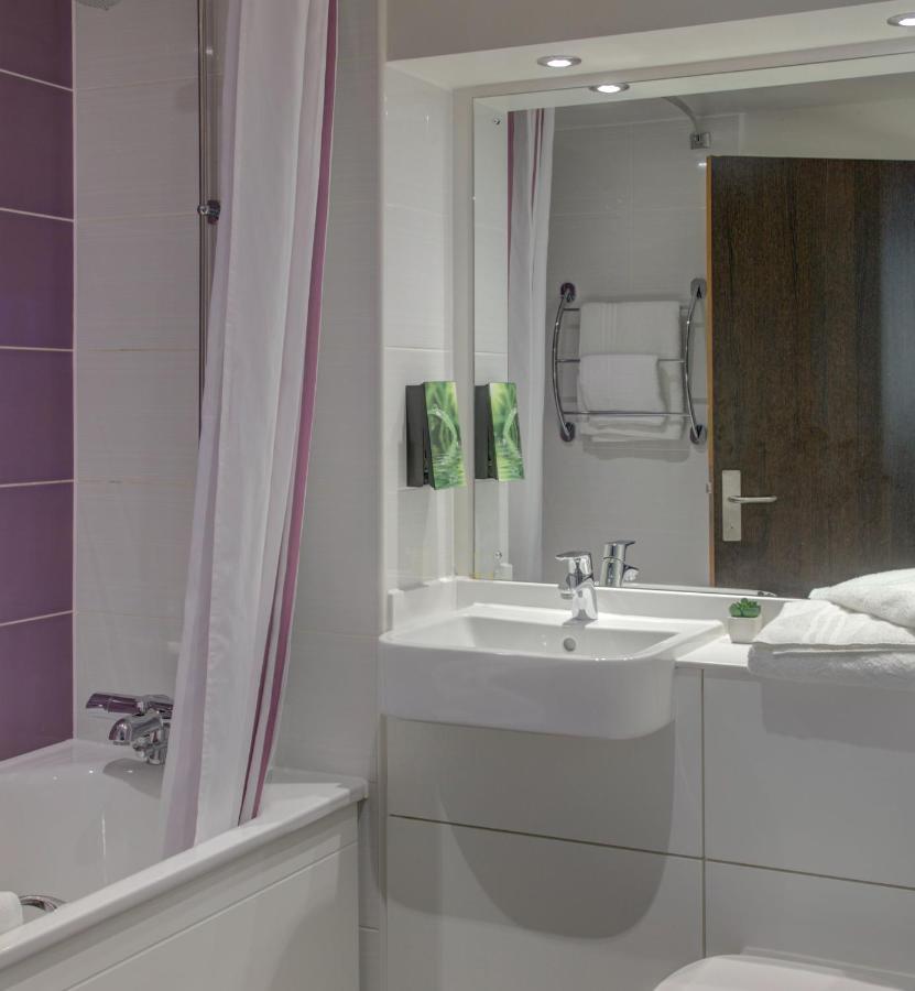 Fortune Huddersfield; Sure Hotel Collection By Best Western 외부 사진