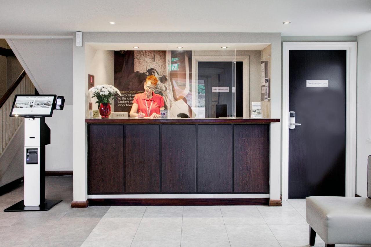 Fortune Huddersfield; Sure Hotel Collection By Best Western 외부 사진