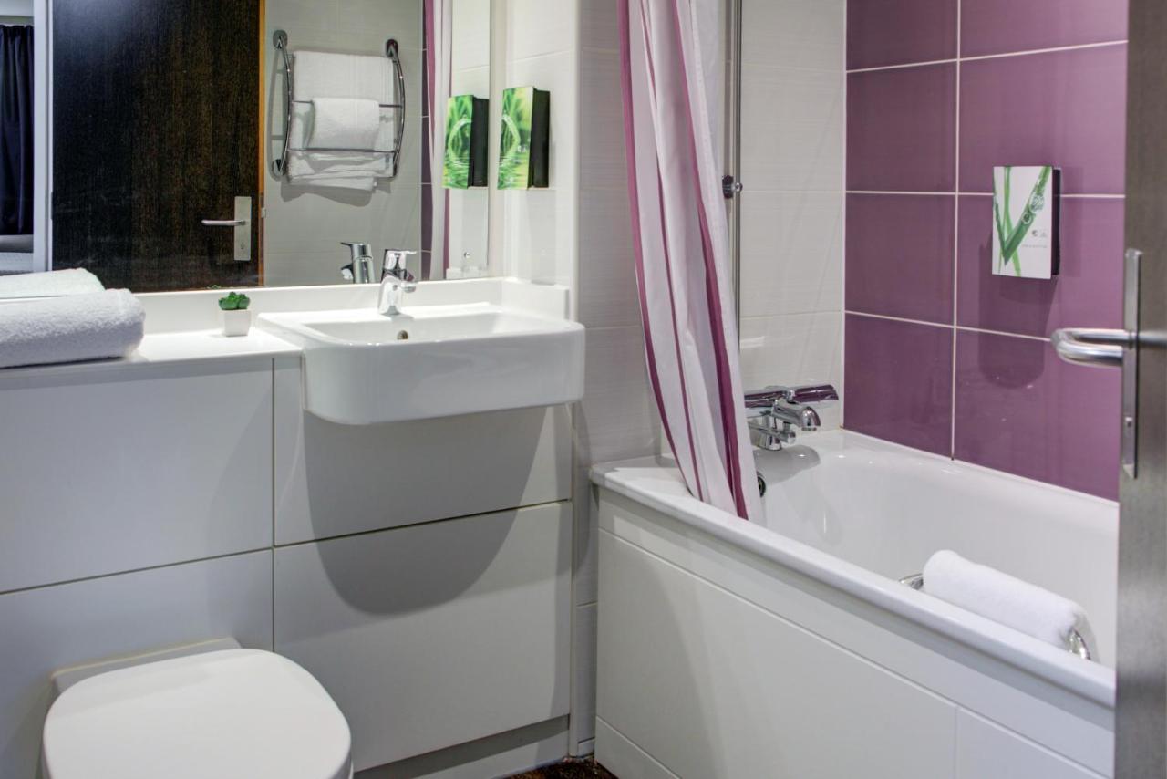 Fortune Huddersfield; Sure Hotel Collection By Best Western 외부 사진
