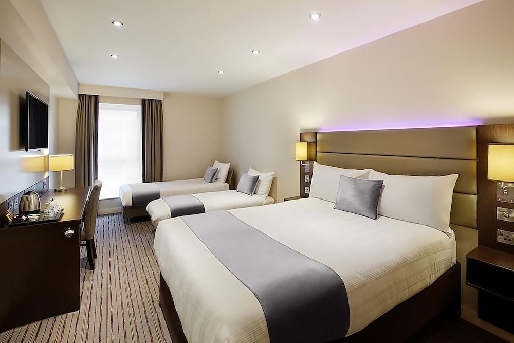 Fortune Huddersfield; Sure Hotel Collection By Best Western 외부 사진