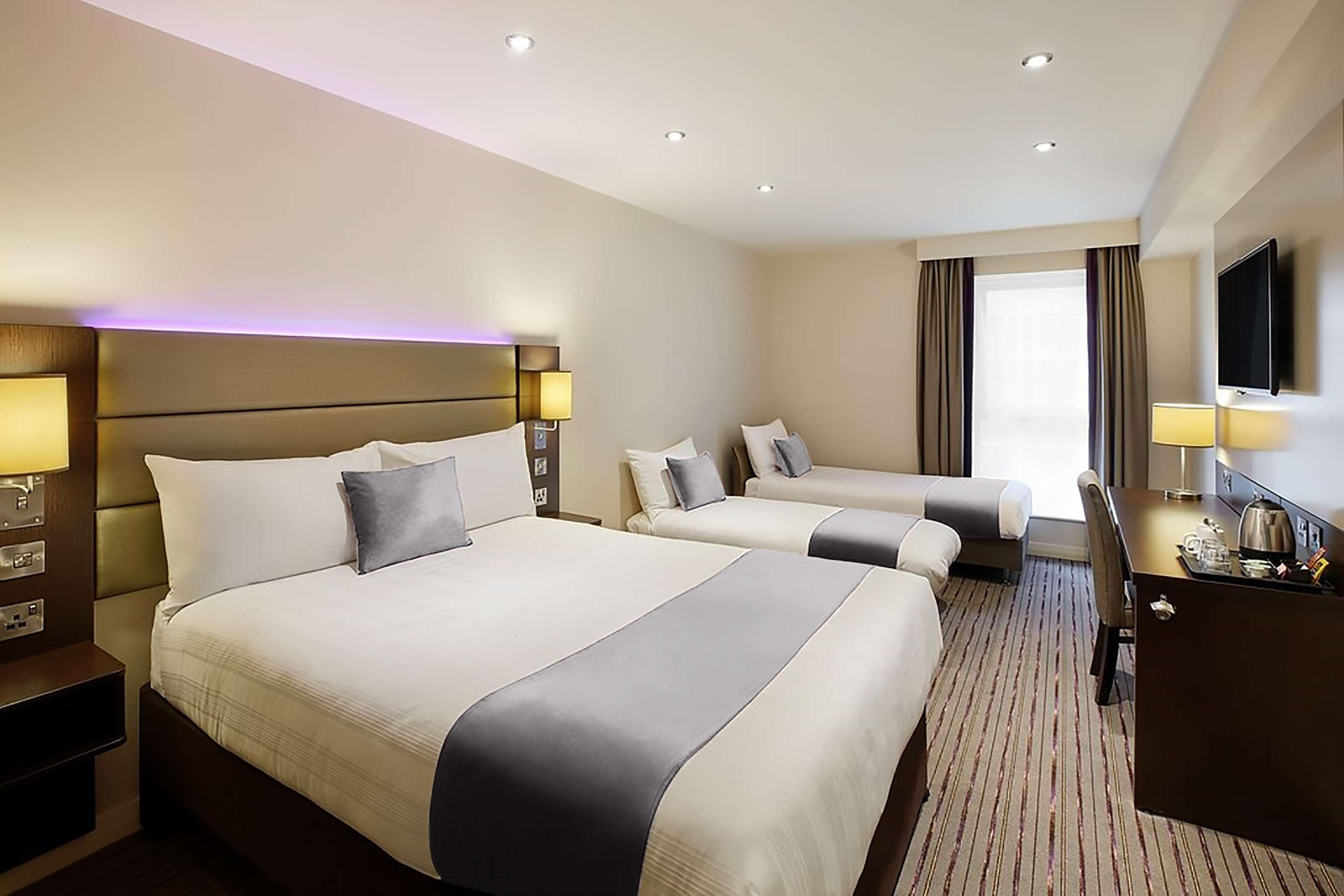 Fortune Huddersfield; Sure Hotel Collection By Best Western 외부 사진